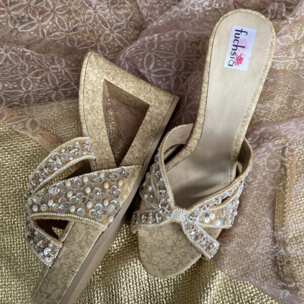 GOLD VELVET HEEL SLIDER