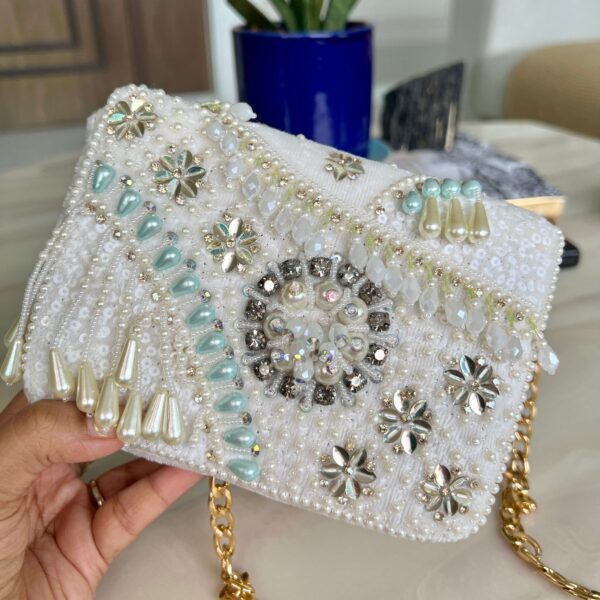 ROYAL THREADS CLUTCH